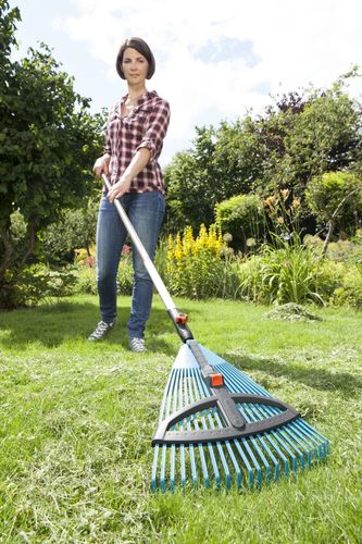 trawnik jak dywan - jakie narzędzia pomogą utrzymać go w nienagannym stanie?